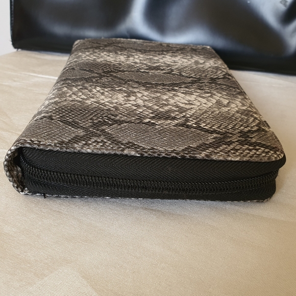 1 DAY SALE 🎉 | LARGE WALLET | Python Skin Clutch - Picture 4 of 16